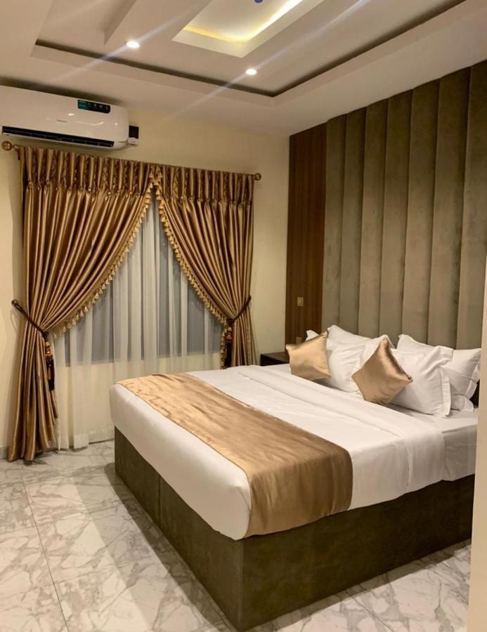 God'S Touch Apartments Remi Fani Kayode Gra. Ikeja Zewnętrze zdjęcie