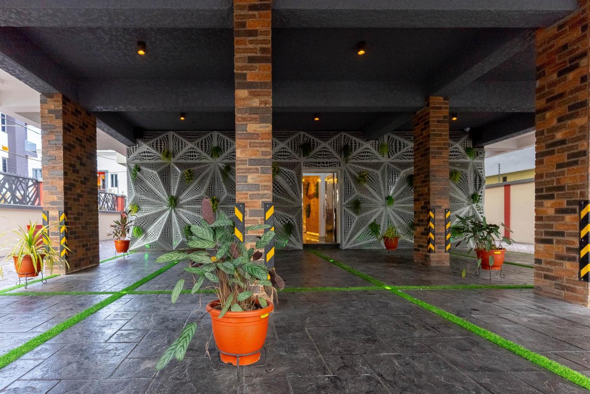 God'S Touch Apartments Remi Fani Kayode Gra. Ikeja Zewnętrze zdjęcie