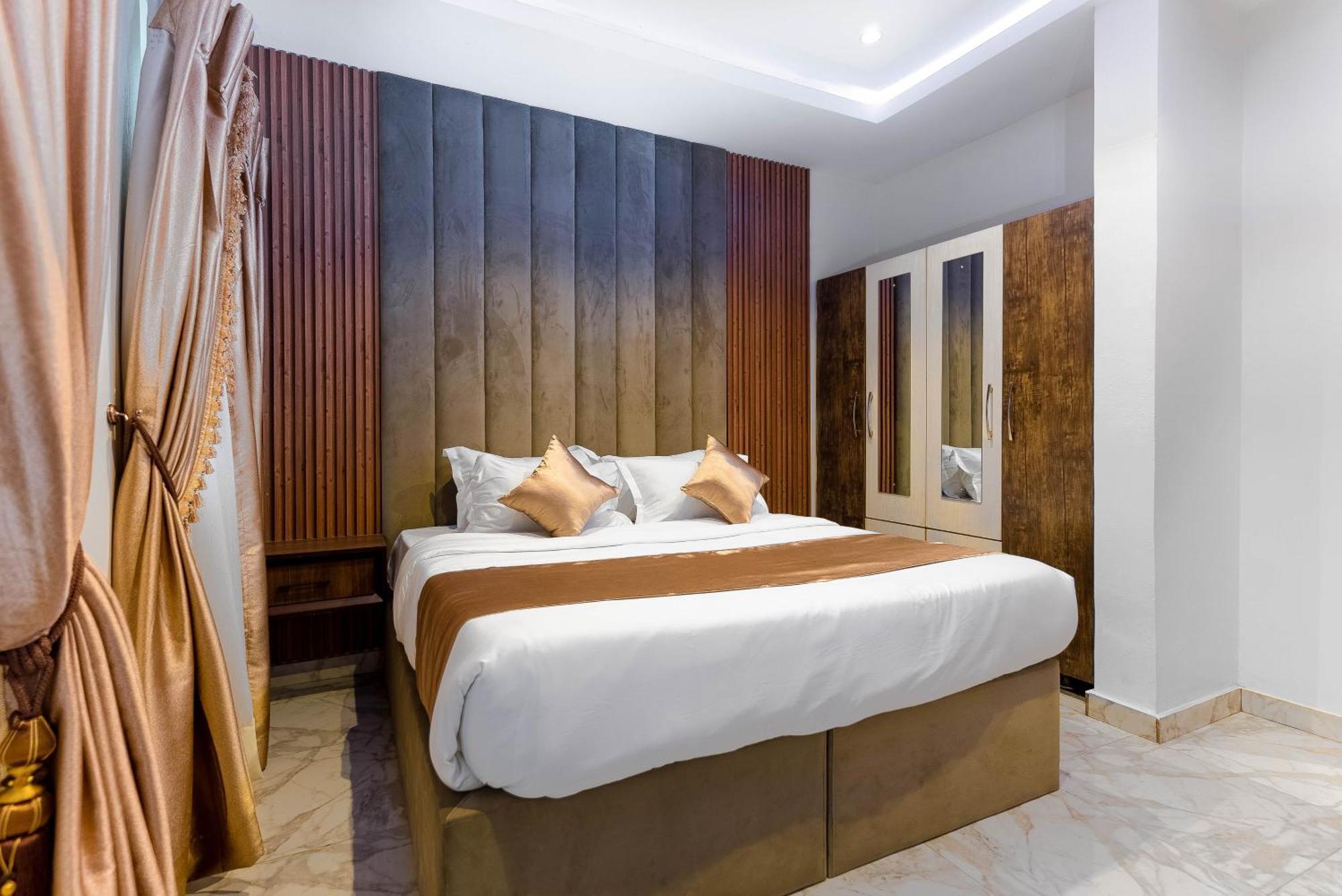 God'S Touch Apartments Remi Fani Kayode Gra. Ikeja Zewnętrze zdjęcie