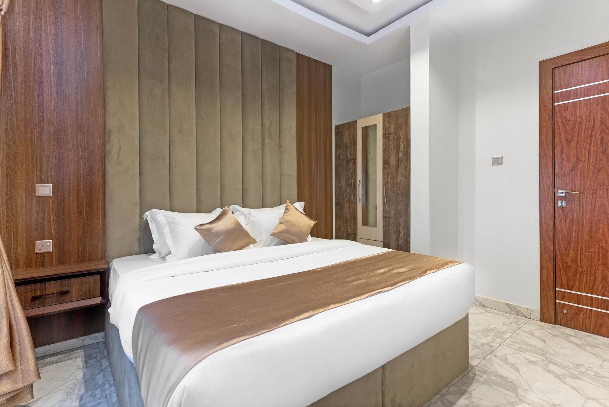 God'S Touch Apartments Remi Fani Kayode Gra. Ikeja Zewnętrze zdjęcie