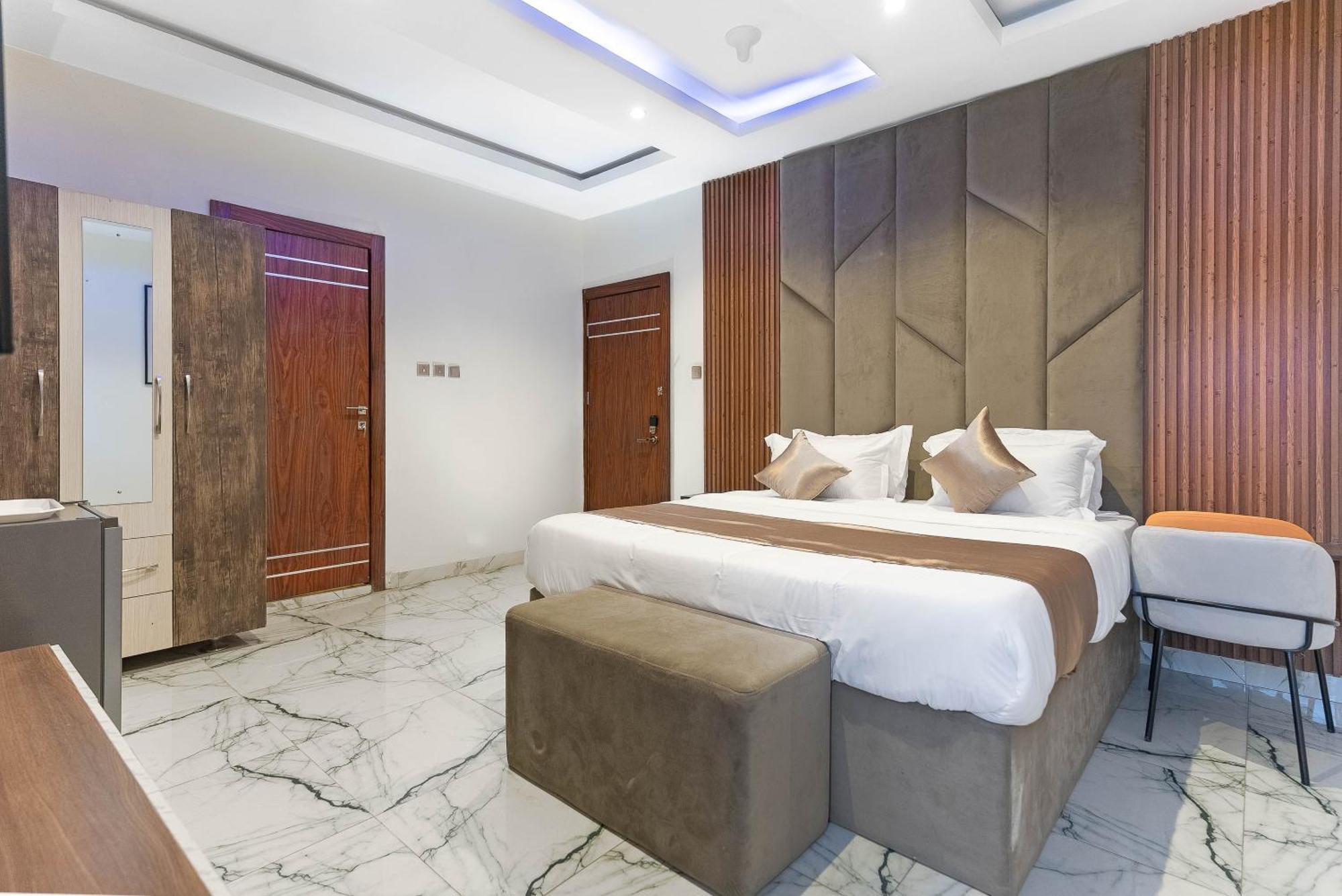 God'S Touch Apartments Remi Fani Kayode Gra. Ikeja Zewnętrze zdjęcie
